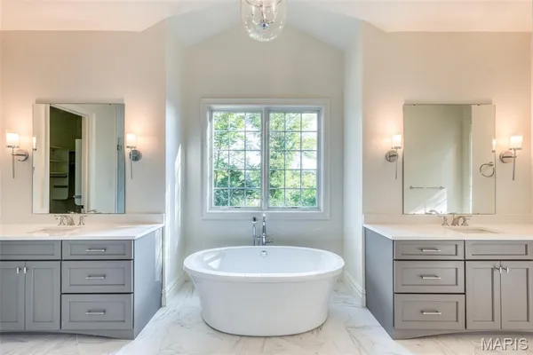 $2,733,000 | Tbb Tbb Ballas Ridge- Nottingham Ii, Des Peres, MO 63131