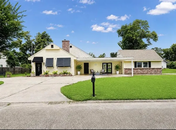 $259,000 | 829 Terry Lane, Lake Charles, LA 70605