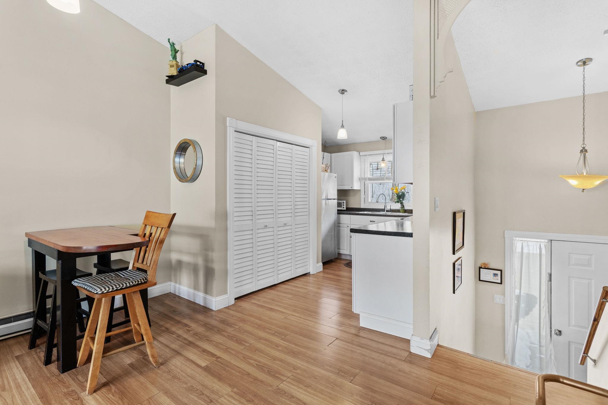 883 Mammoth Road, Unit 503 Manchester, NH 03104 - Photo 15 of 31 Gallery Image 15