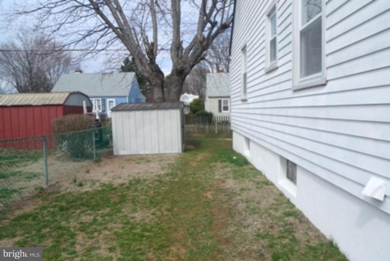 1822 Forrest Road Parkville, MD 21234 - Photo 15 of 21 a view of backyard of house