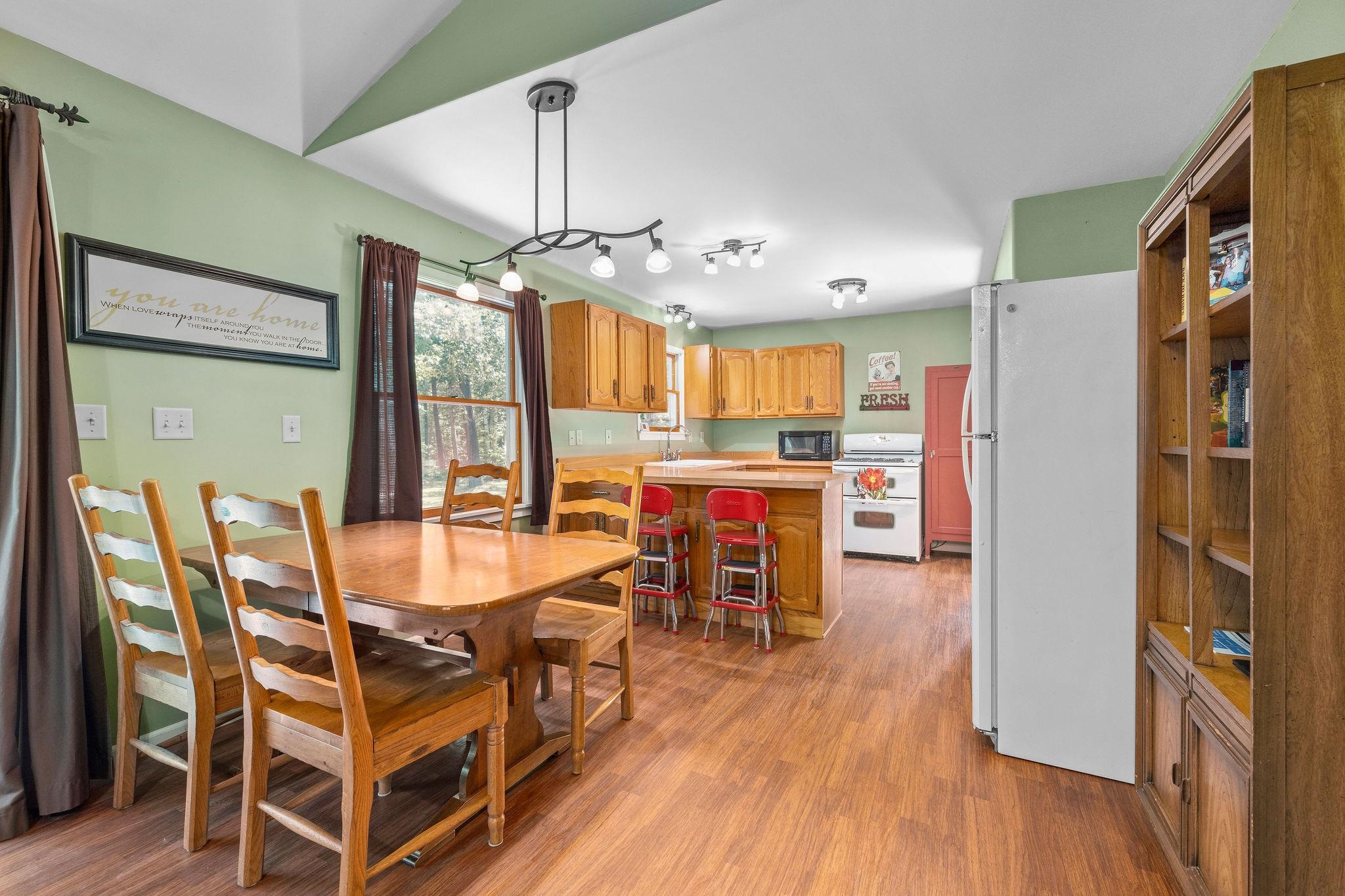 3373 Birch Point Road Beaverton, MI 48612 - Photo 9 of 38