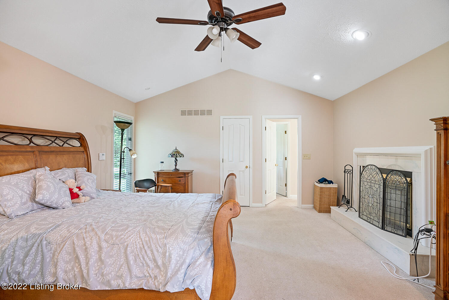 1939 Cardinal Harbour Road Prospect, KY 40059 - Photo 21 of 68 Vaulted ceiling, door to deck