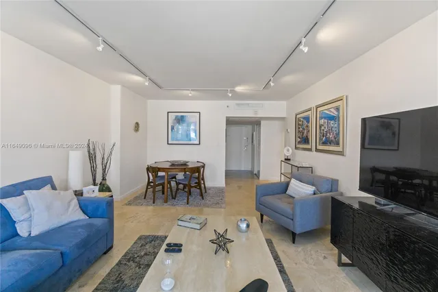 $3,500 | Miami Beach City Center, Miami Beach, FL 33139