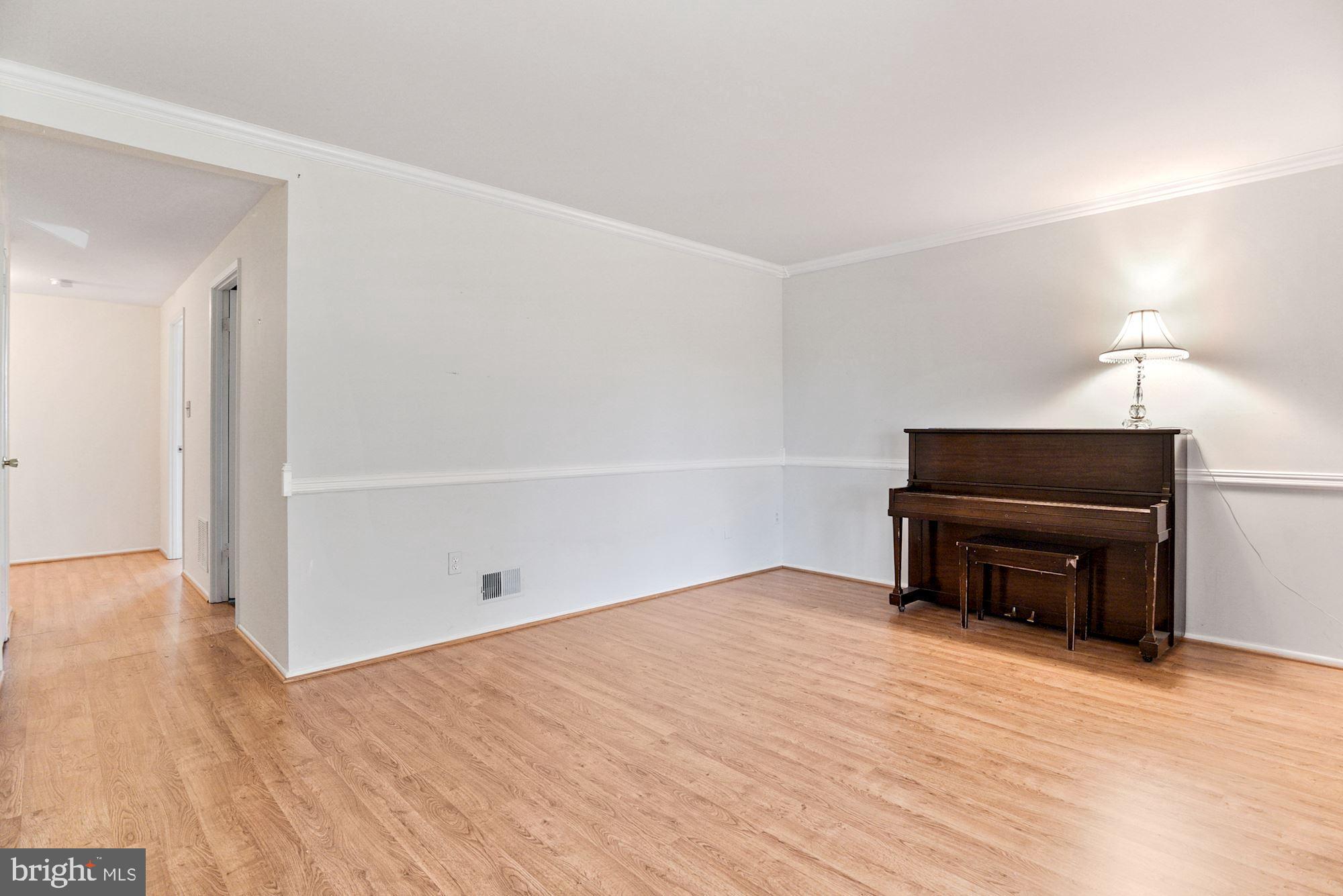 9747 Early Spring Way Columbia, MD 21046 - Photo 22 of 31 Family Room