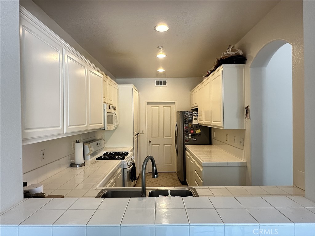 103 Sienna Ridge Mission Viejo, CA 92692 - Photo 4 of 17