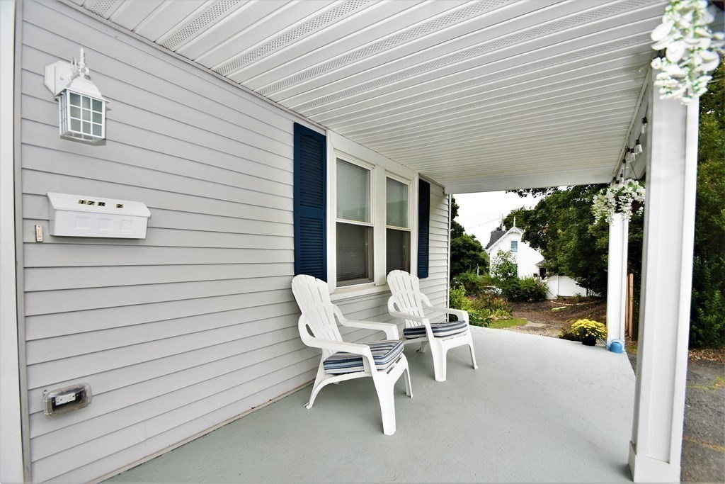17 R Highland Street, Unit 2 Woburn, MA 01801 - Photo 2 of 37 Gallery Image 2