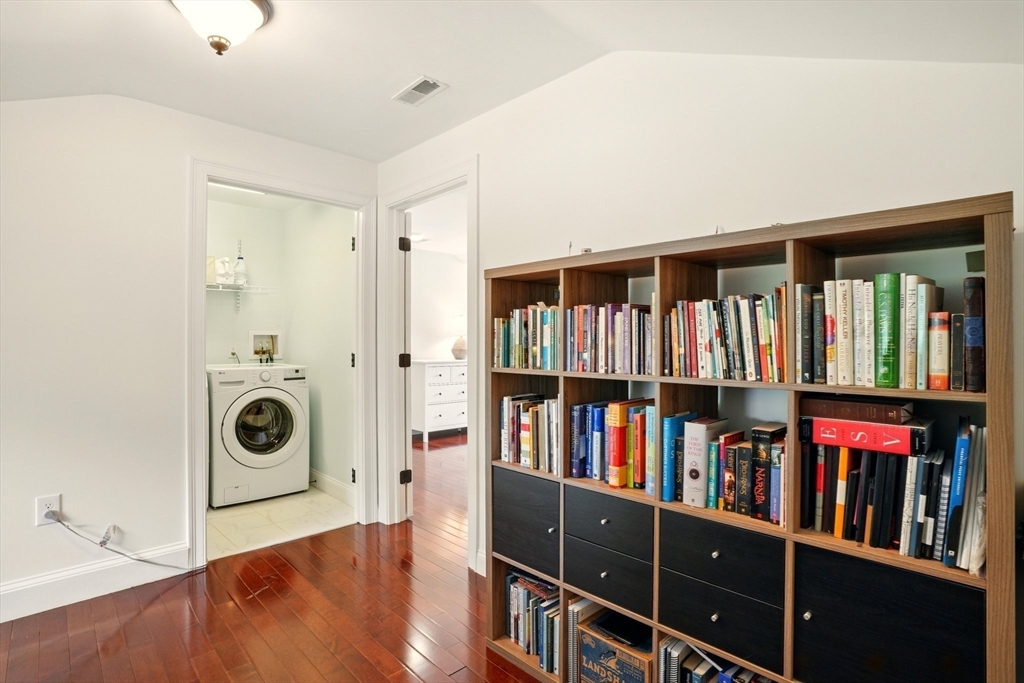 17 R Highland Street, Unit 2 Woburn, MA 01801 - Photo 25 of 37 Gallery Image 25