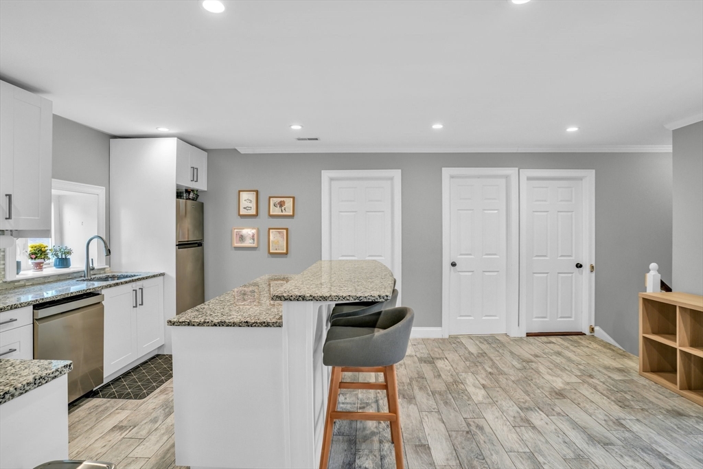 17 R Highland Street, Unit 2 Woburn, MA 01801 - Photo 6 of 37 Gallery Image 6