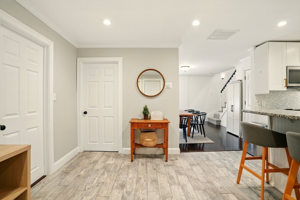 17 R Highland Street, Unit 2 Woburn, MA 01801 - Photo 8 of 37 Gallery Image 8
