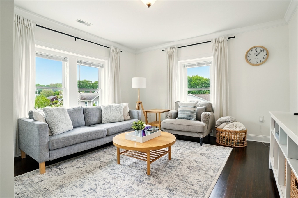 17 R Highland Street, Unit 2 Woburn, MA 01801 - Photo 9 of 37 Gallery Image 9
