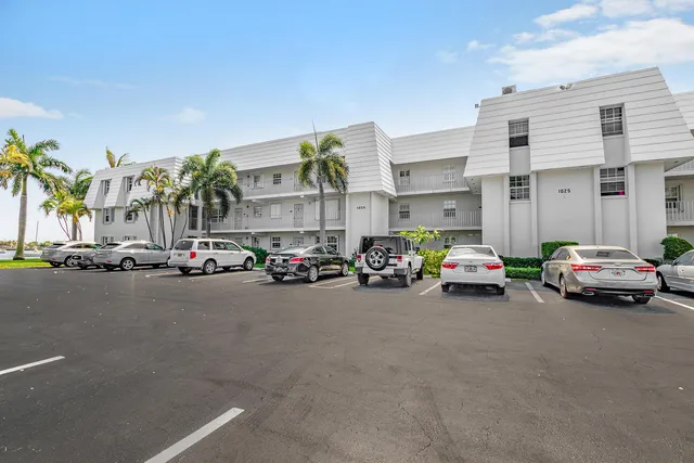 a view of a floor plan