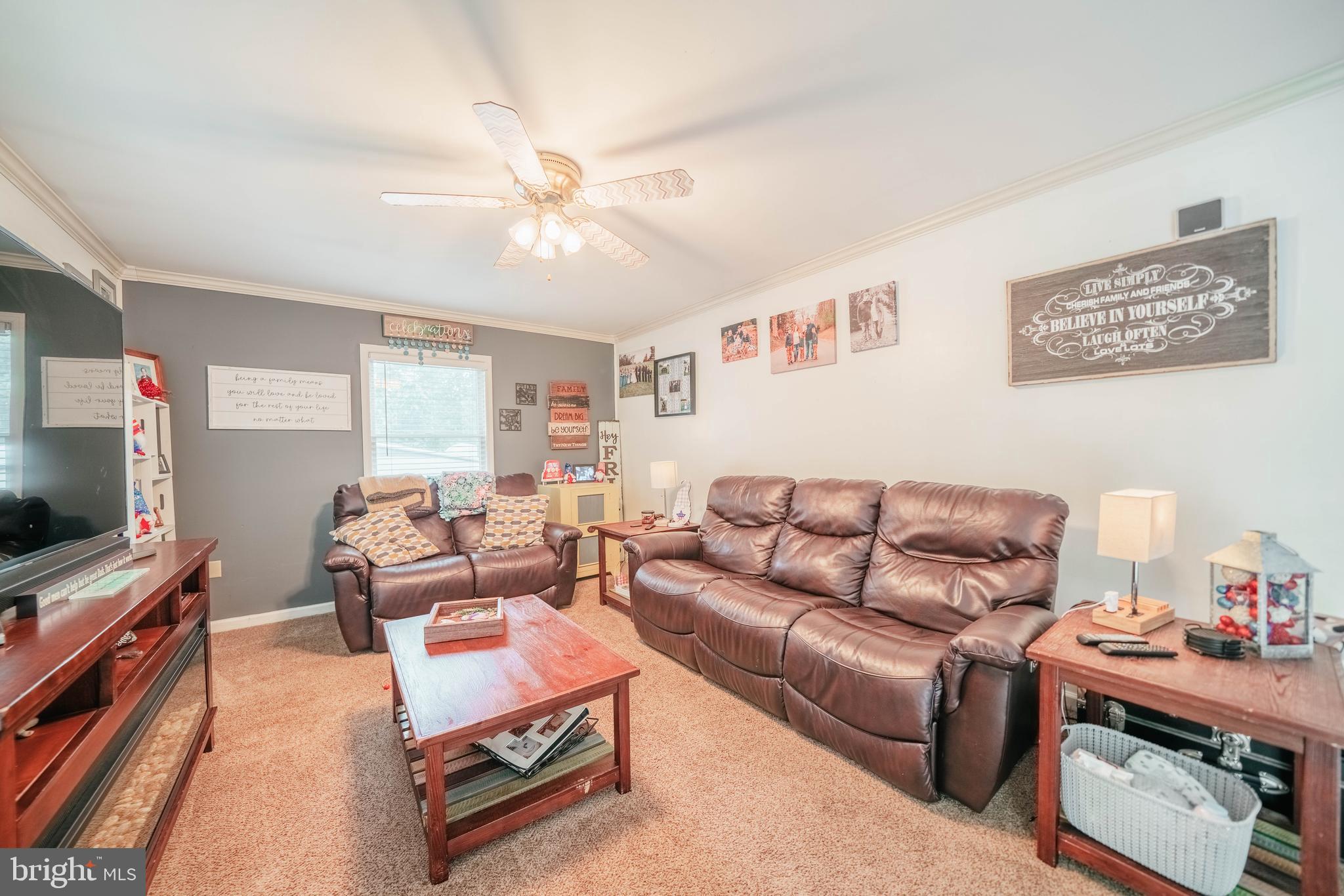 18016 Waterloo Road Amissville, VA 20106 - Photo 7 of 34 Living room