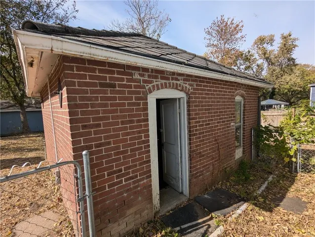 $229,000 | 612 West Cherry Street, Nevada, MO 64772