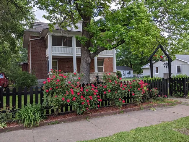 $229,000 | 612 West Cherry Street, Nevada, MO 64772