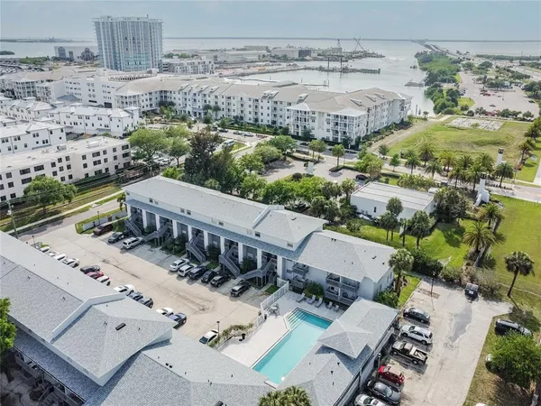 $315,000 | 4907 West McElroy Avenue, Unit H209, Tampa, FL 33611