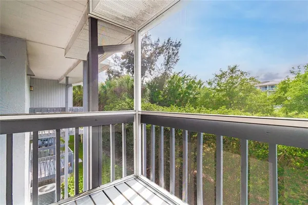 $315,000 | 4907 West McElroy Avenue, Unit H209, Tampa, FL 33611