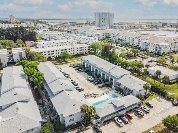 $315,000 | 4907 West McElroy Avenue, Unit H209, Tampa, FL 33611