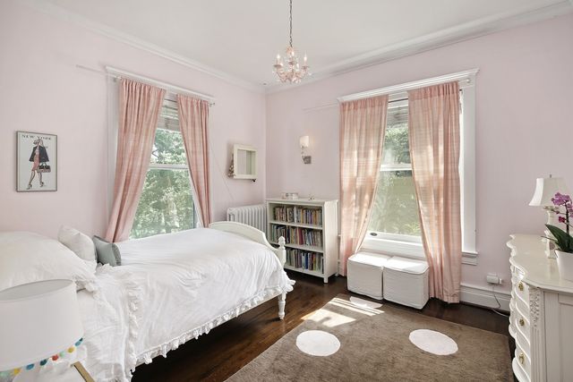 $1,377,777 | 824 Sheridan Road, Glencoe, IL 60022