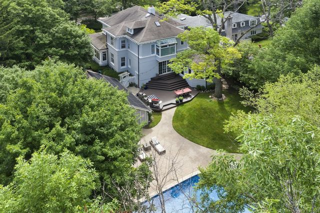 $1,377,777 | 824 Sheridan Road, Glencoe, IL 60022