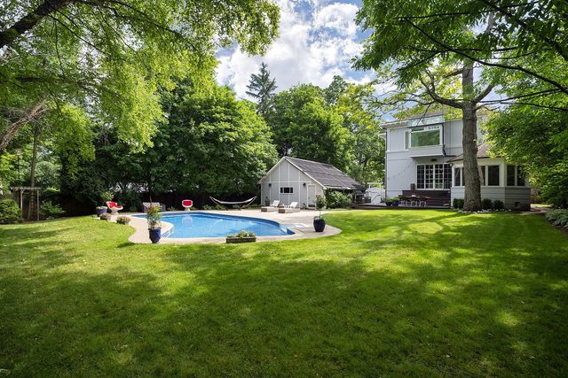 $1,377,777 | 824 Sheridan Road, Glencoe, IL 60022
