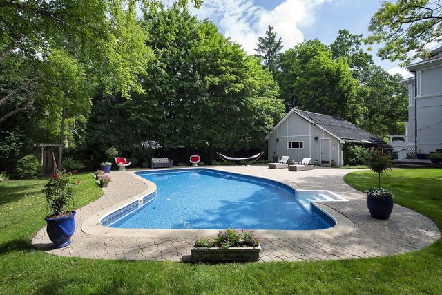 $1,377,777 | 824 Sheridan Road, Glencoe, IL 60022