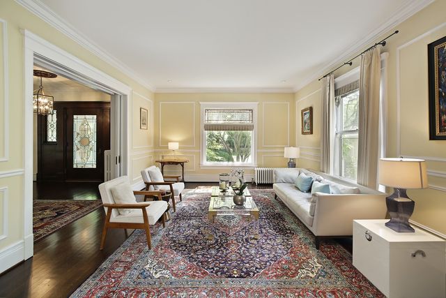 $1,377,777 | 824 Sheridan Road, Glencoe, IL 60022