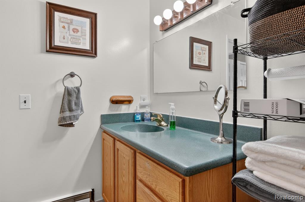 24111 Meridian Road, Unit 116 Grosse Ile, MI 48138 - Photo 18 of 26