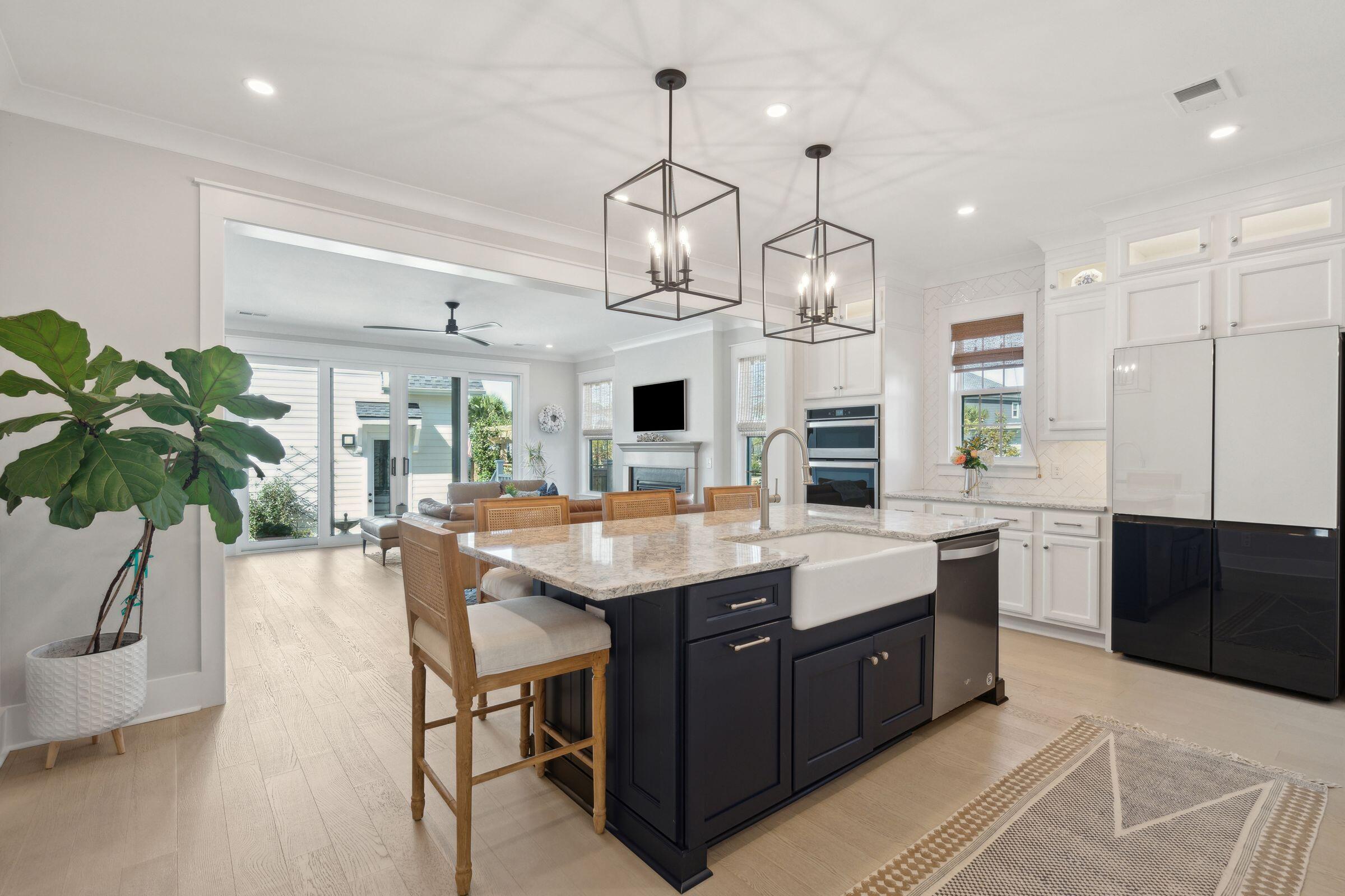 1541 Charming Nancy Road Charleston, SC 29412 - Photo 15 of 92 Kitchen / Living