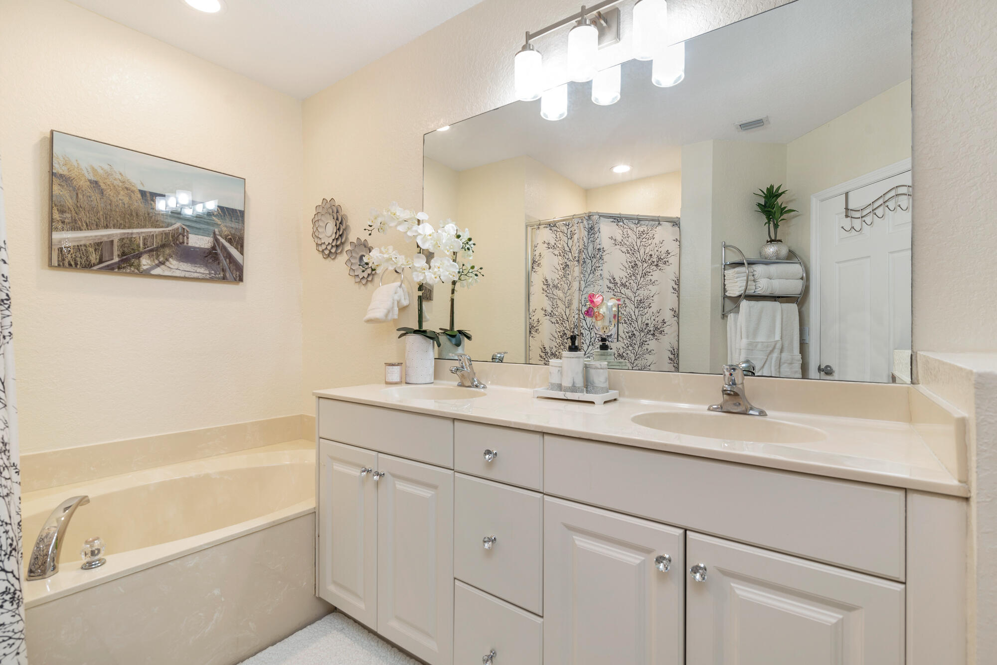 3725 Oleander Terrace Riviera Beach, FL 33404 - Photo 11 of 22 PrimaryBath2