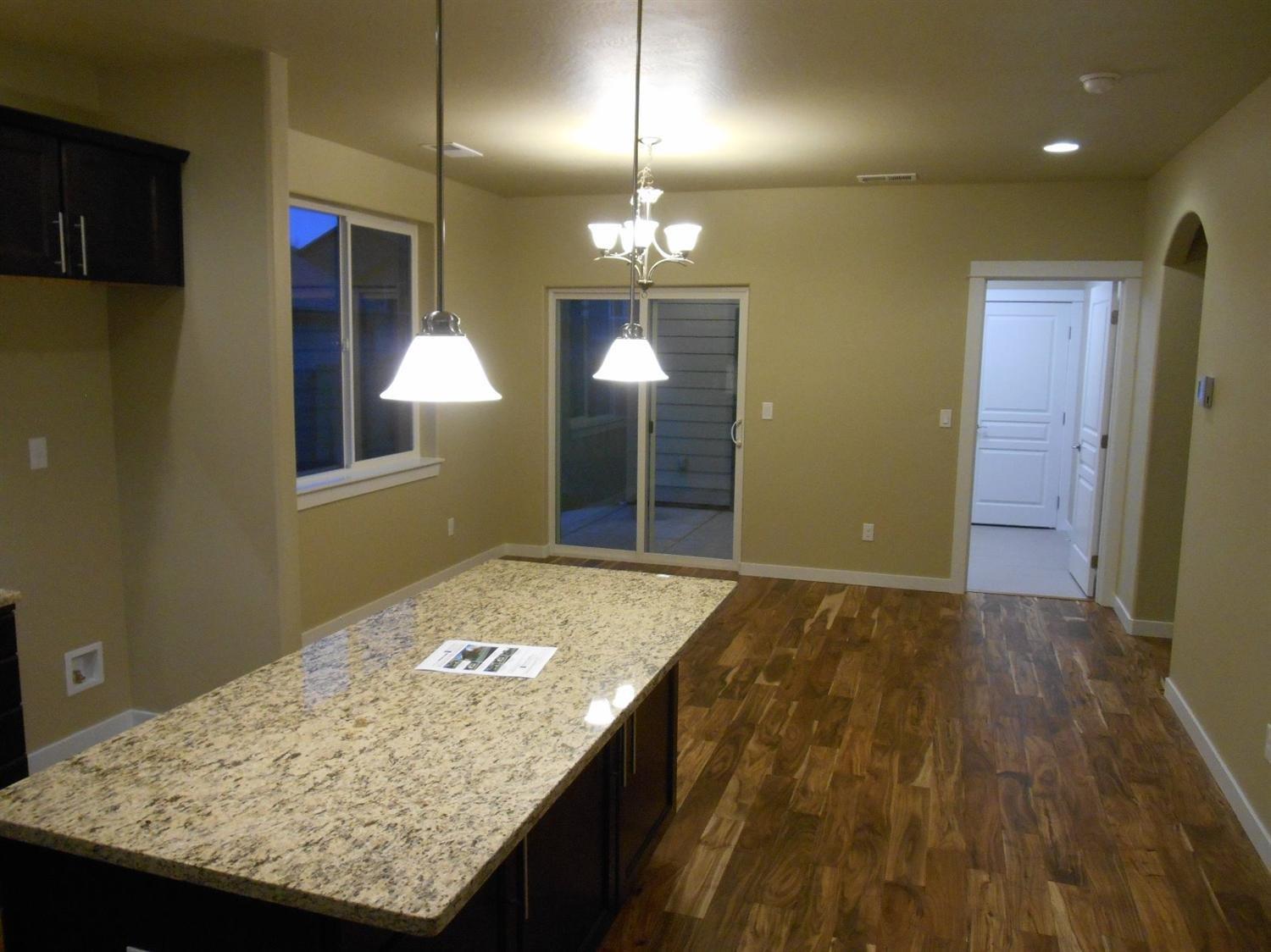1409 Spring Street Medford, OR 97504 - Photo 5 of 9 Additional Photo