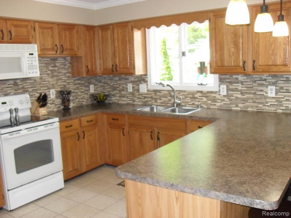 3979 State Road Fort Gratiot, MI 48059 - Photo 4 of 21 SDC12136.jpg