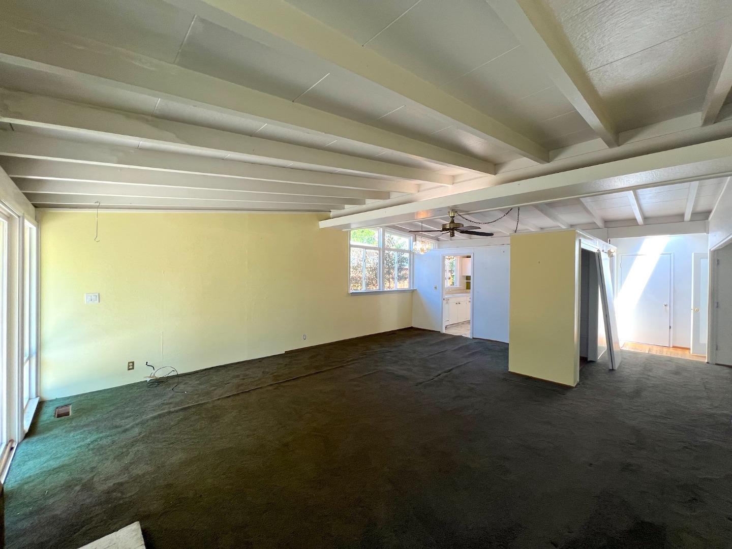 183 Thompson Square Mountain View, CA 94043 - Photo 9 of 28
