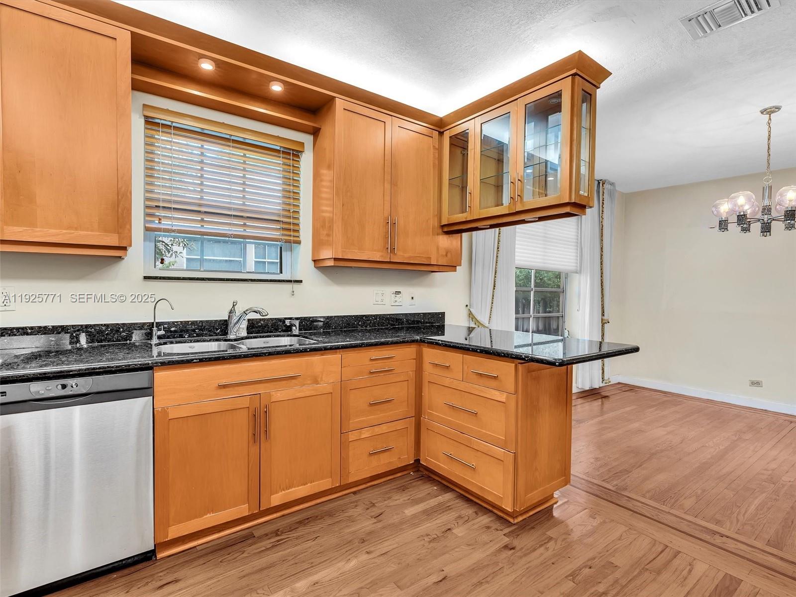 2443 Meridian Avenue Miami Beach, FL 33140 - Photo 16 of 46