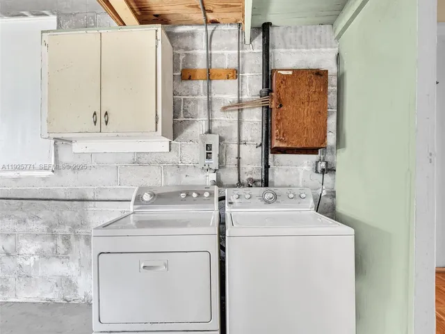 $5,000 | 2443 Meridian Avenue, Miami Beach, FL 33140