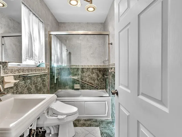 $5,000 | 2443 Meridian Avenue, Miami Beach, FL 33140