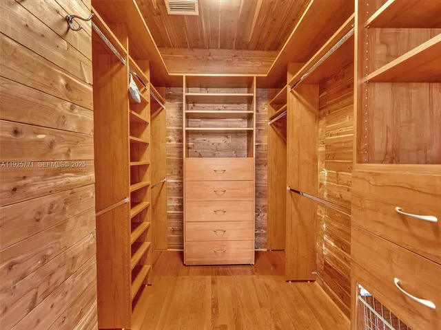 $5,000 | 2443 Meridian Avenue, Miami Beach, FL 33140