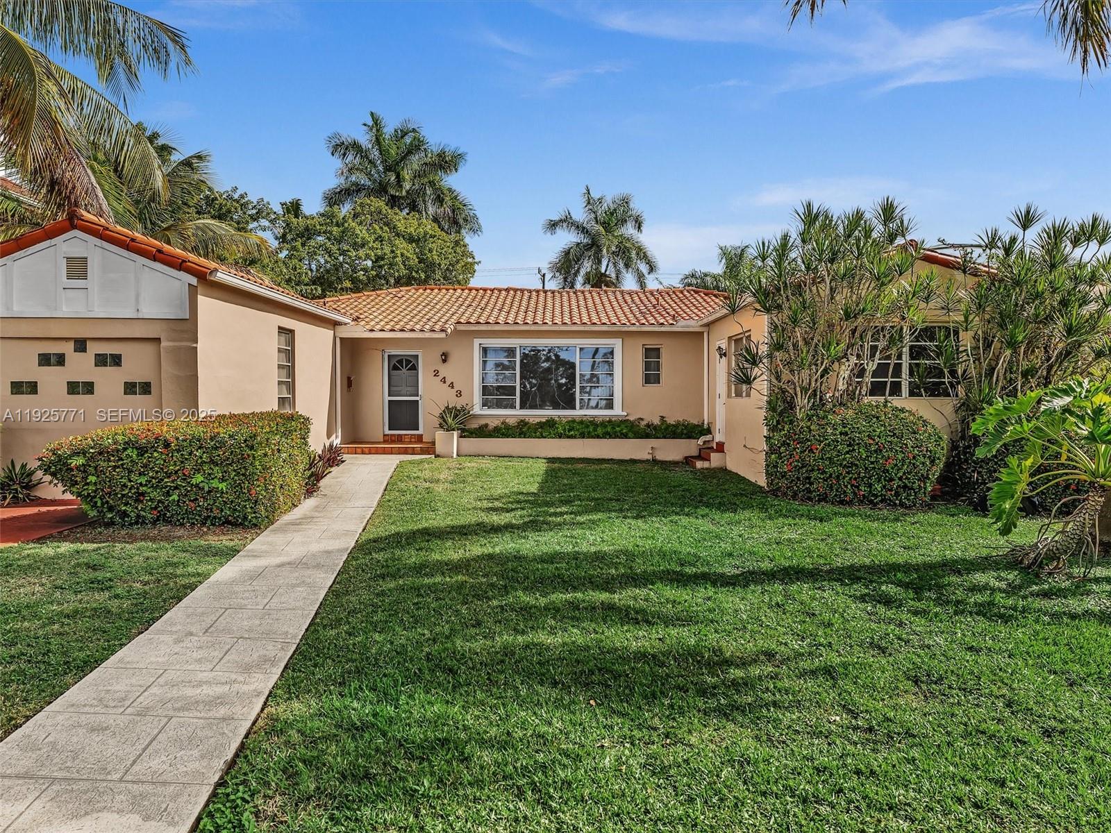 2443 Meridian Avenue Miami Beach, FL 33140 - Photo 4 of 46