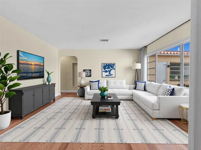 $5,000 | 2443 Meridian Avenue, Miami Beach, FL 33140