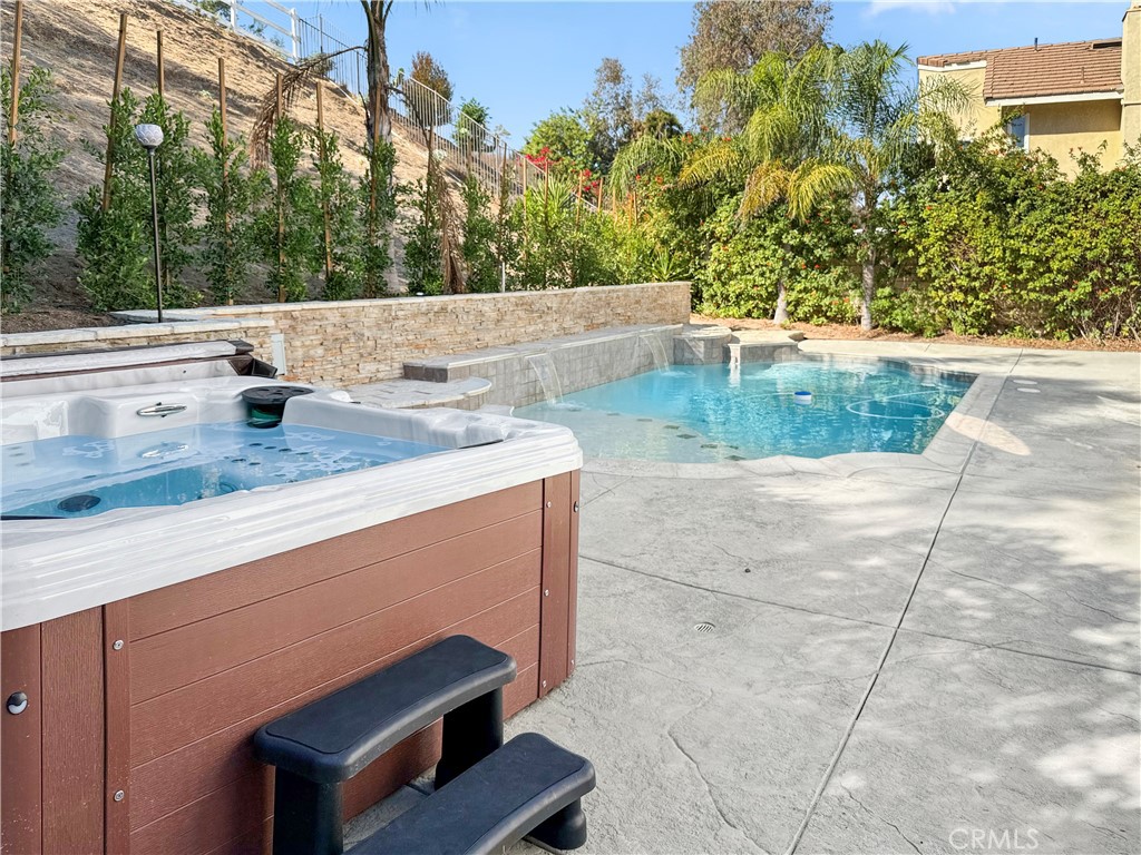 16955 Lake Knoll Parkway Riverside, CA 92503 - Photo 40 of 42 a view of outdoor space with city view