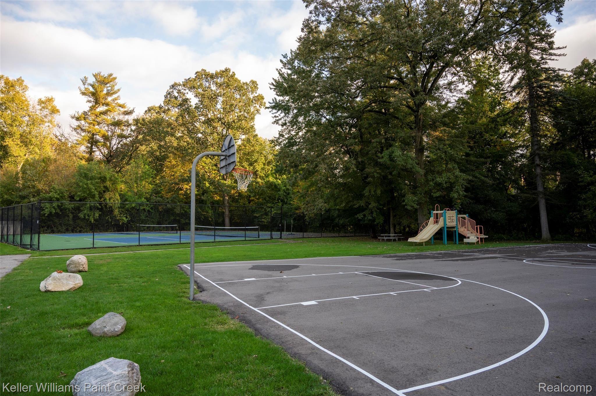 1397 Paddle Wheel Lane Rochester, MI 48306 - Photo 26 of 28 1397 Paddle Wheel Ln RH3657.JPG