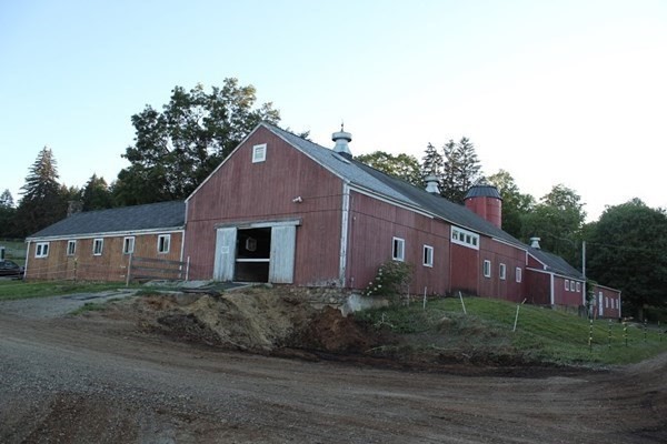 64 Fiskdale Road Brookfield, MA 01506 - Photo 18 of 42 a house view with a garden space
