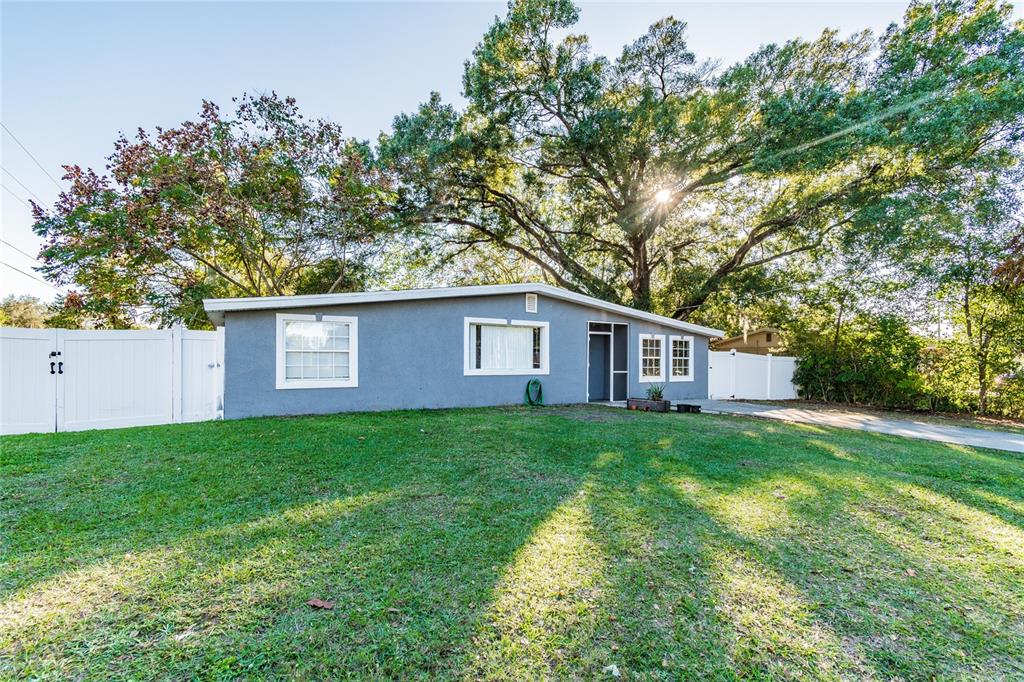 511 Hedge Row Road Brandon, FL 33510 - Photo 1 of 1 Front of house