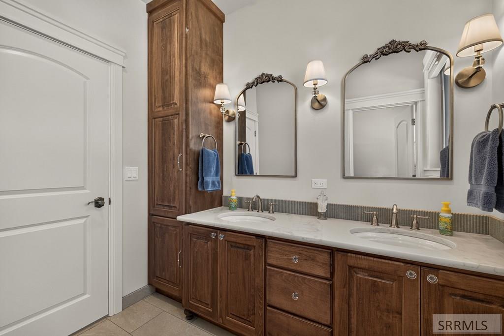 3777 369 North Rigby, ID 83442 - Photo 31 of 60 Main Bathroom