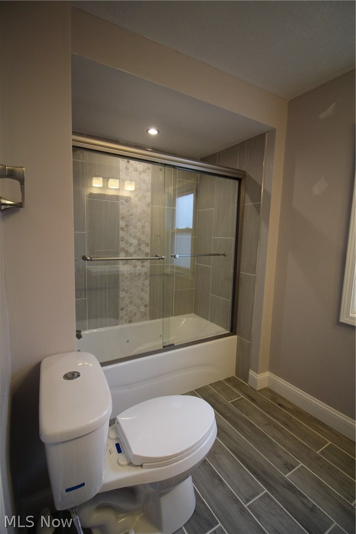3055 Becket Road Cleveland, OH 44120 - Photo 19 of 34 Second floor bath with tub/shower