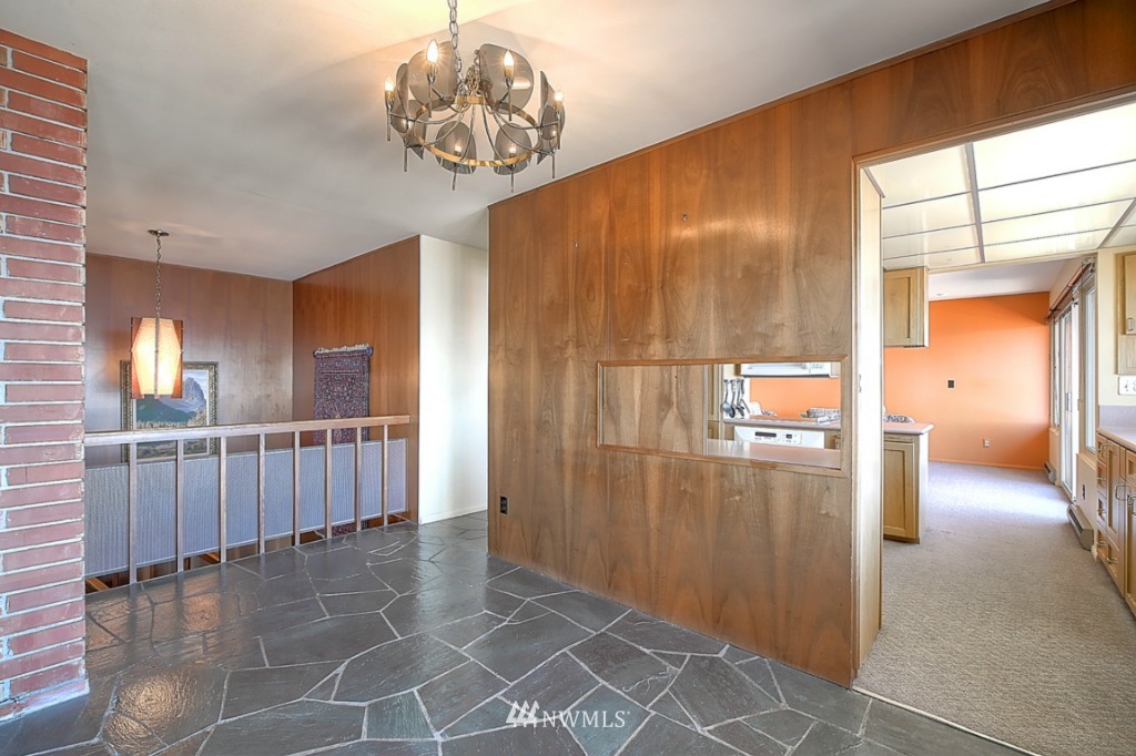 17522 Talbot Road Edmonds, WA 98026 - Photo 13 of 25