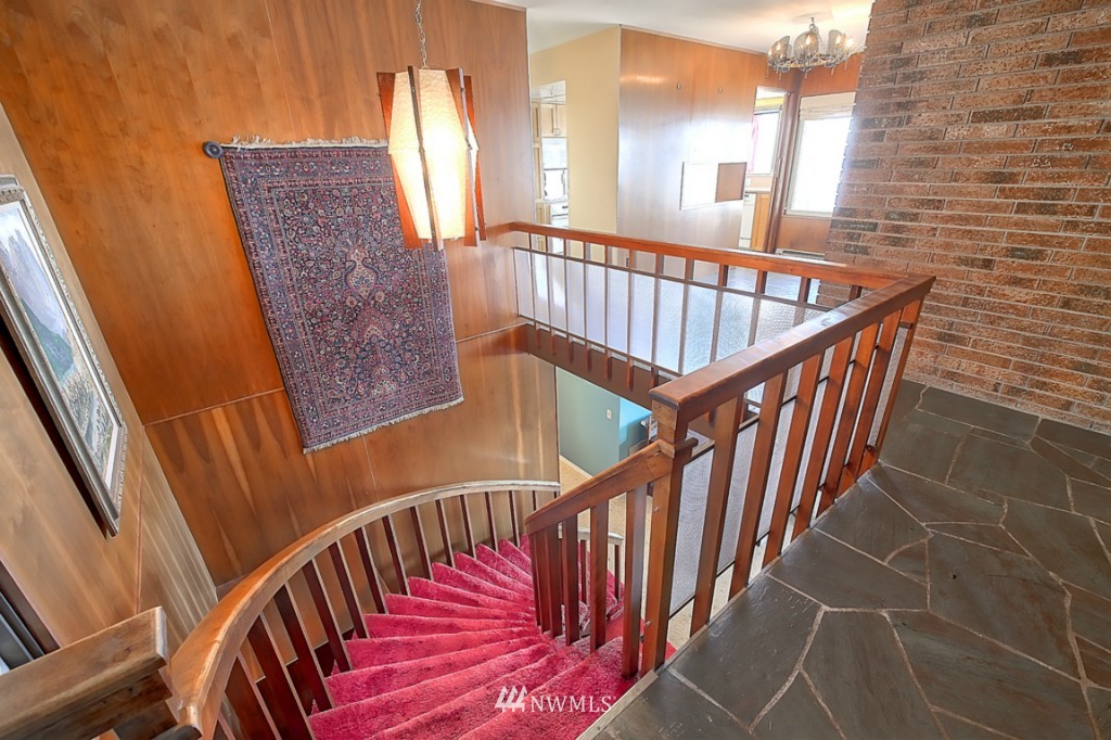 17522 Talbot Road Edmonds, WA 98026 - Photo 21 of 25