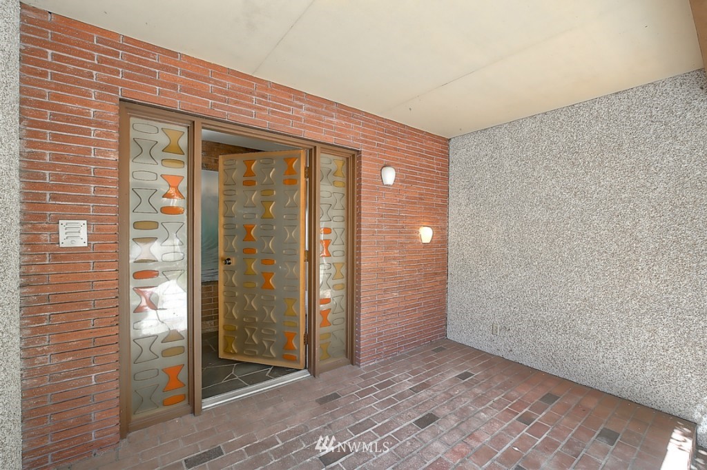 17522 Talbot Road Edmonds, WA 98026 - Photo 22 of 25