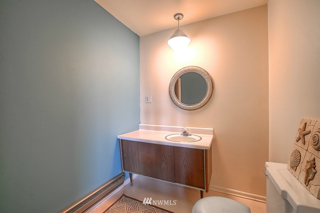 17522 Talbot Road Edmonds, WA 98026 - Photo 24 of 25
