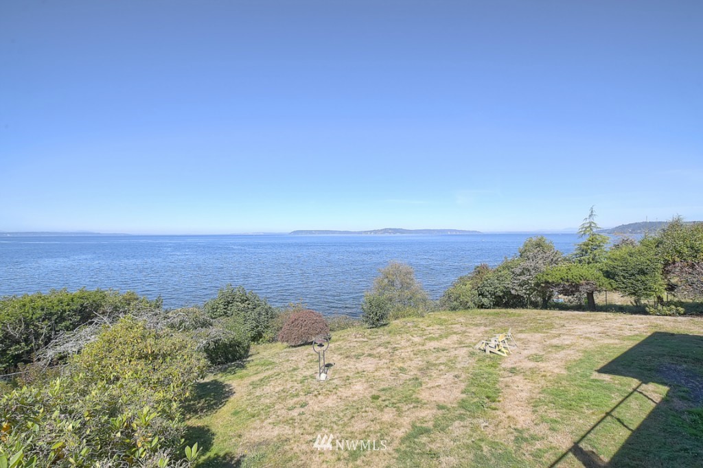 17522 Talbot Road Edmonds, WA 98026 - Photo 5 of 25