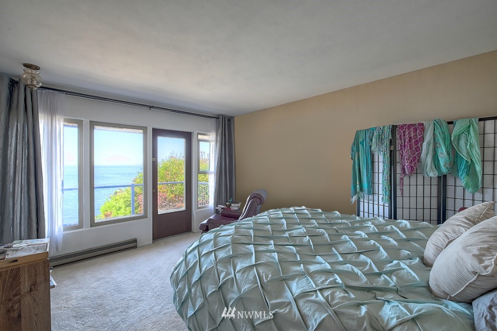 17522 Talbot Road Edmonds, WA 98026 - Photo 9 of 25